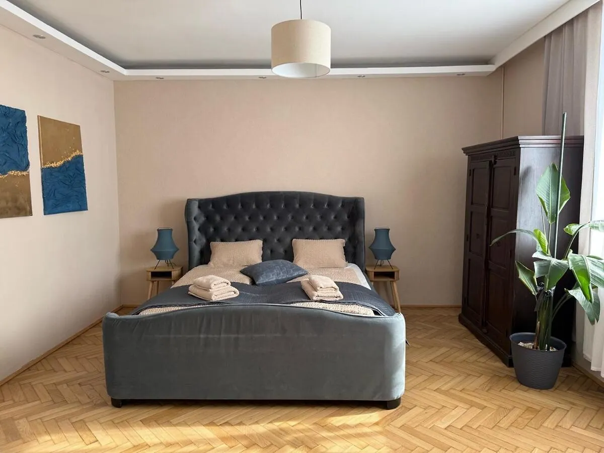 Bright Apartment With Parking Near Schoenbrunn Vídeň