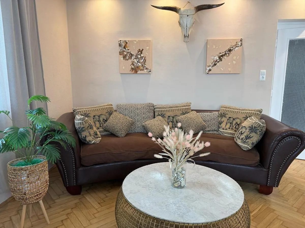 Bright Apartment With Parking Near Schoenbrunn Vídeň