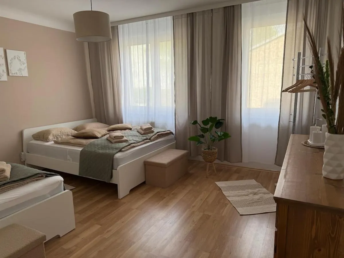 Bright Apartment With Parking Near Schoenbrunn Vídeň 0*,