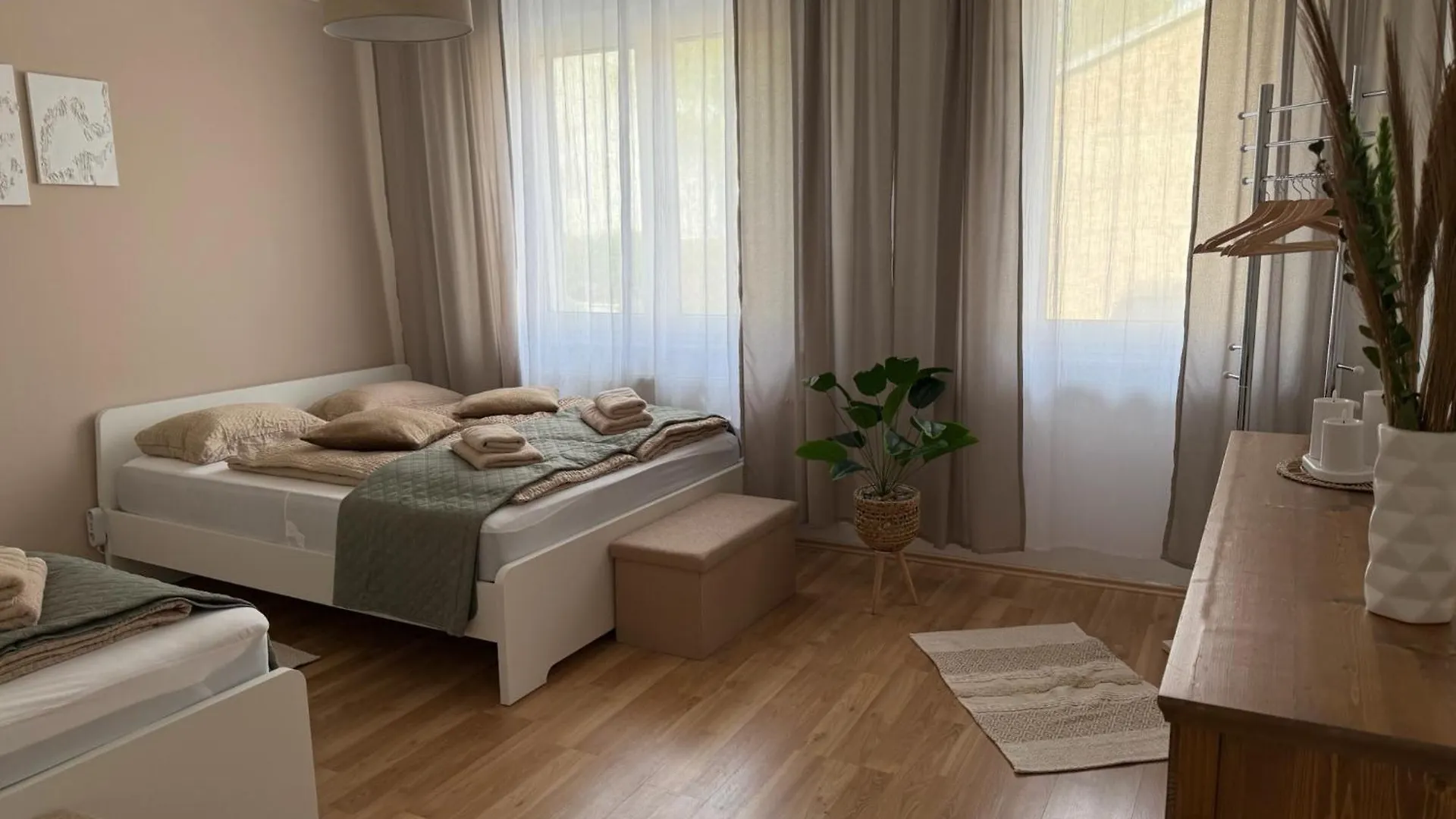Bright Apartment With Parking Near Schoenbrunn Vídeň
